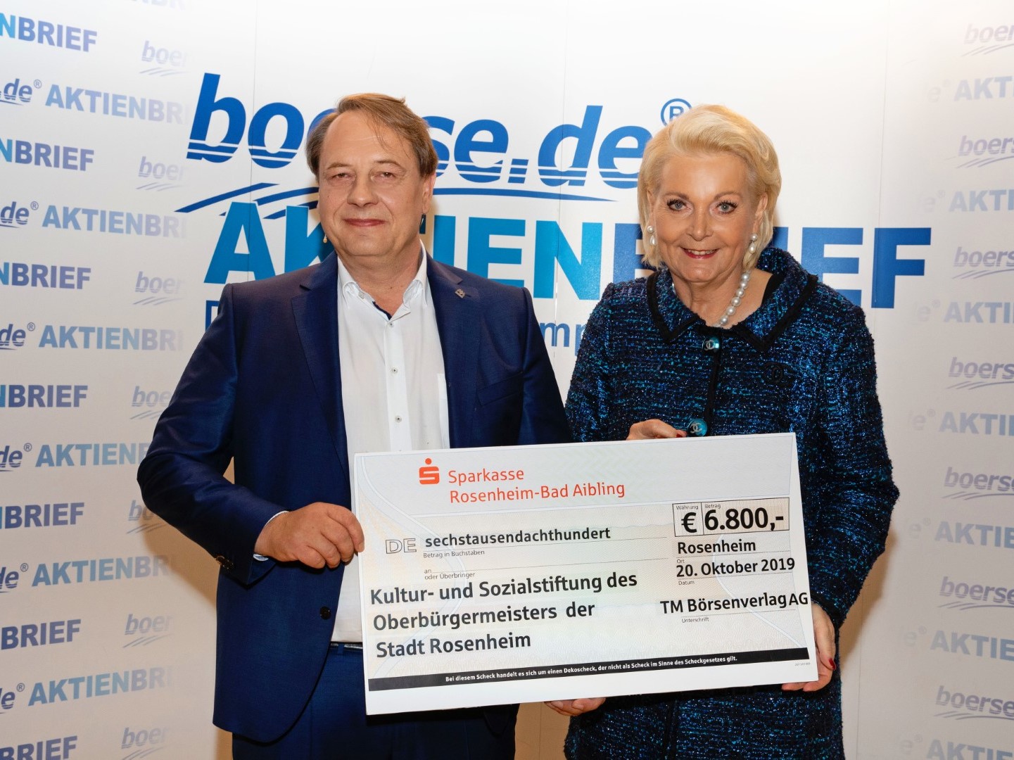 6800 Euro an die Rosenheimer Kultur- und Sozialstiftung